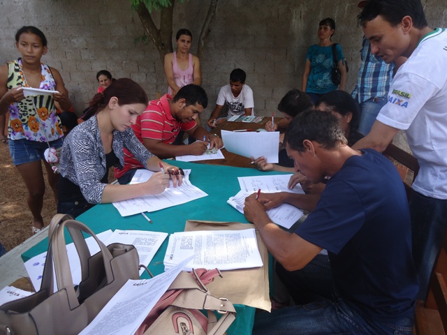 Costa Marques registra assinaturas de contratos para habitações rurais